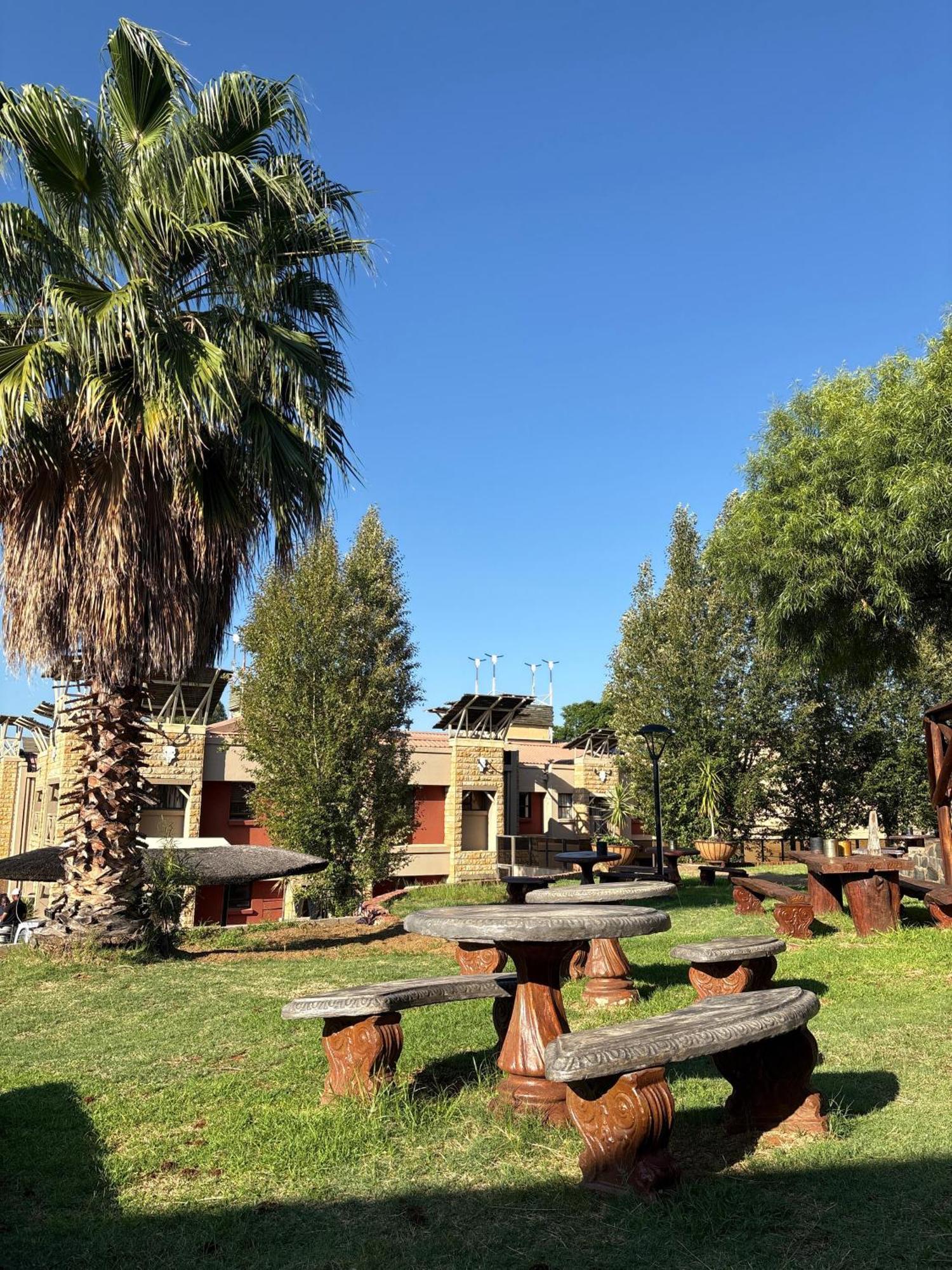 Bloem Spa Hotel & Conference Bloemfontein Esterno foto